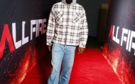 火箭众将红毯秀：格子衫成最爱 申京毛衣贵妇风 海王牛仔硬汉