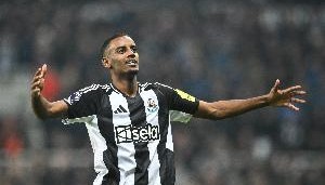 记者：埃迪-豪表示将支持伊萨克，纽卡希望球员归队训练