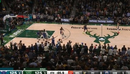 pg热门游戏-精妙战术助字母哥准绝杀 雄鹿八连胜杀回东部前列