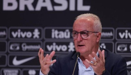 多里瓦尔公布首期巴西队名单 涉嫌赌球帕克塔回归